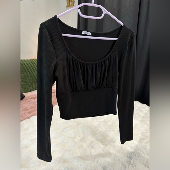 Ardene Black Ruched Long Sleeve Top - Picture 2 of 6